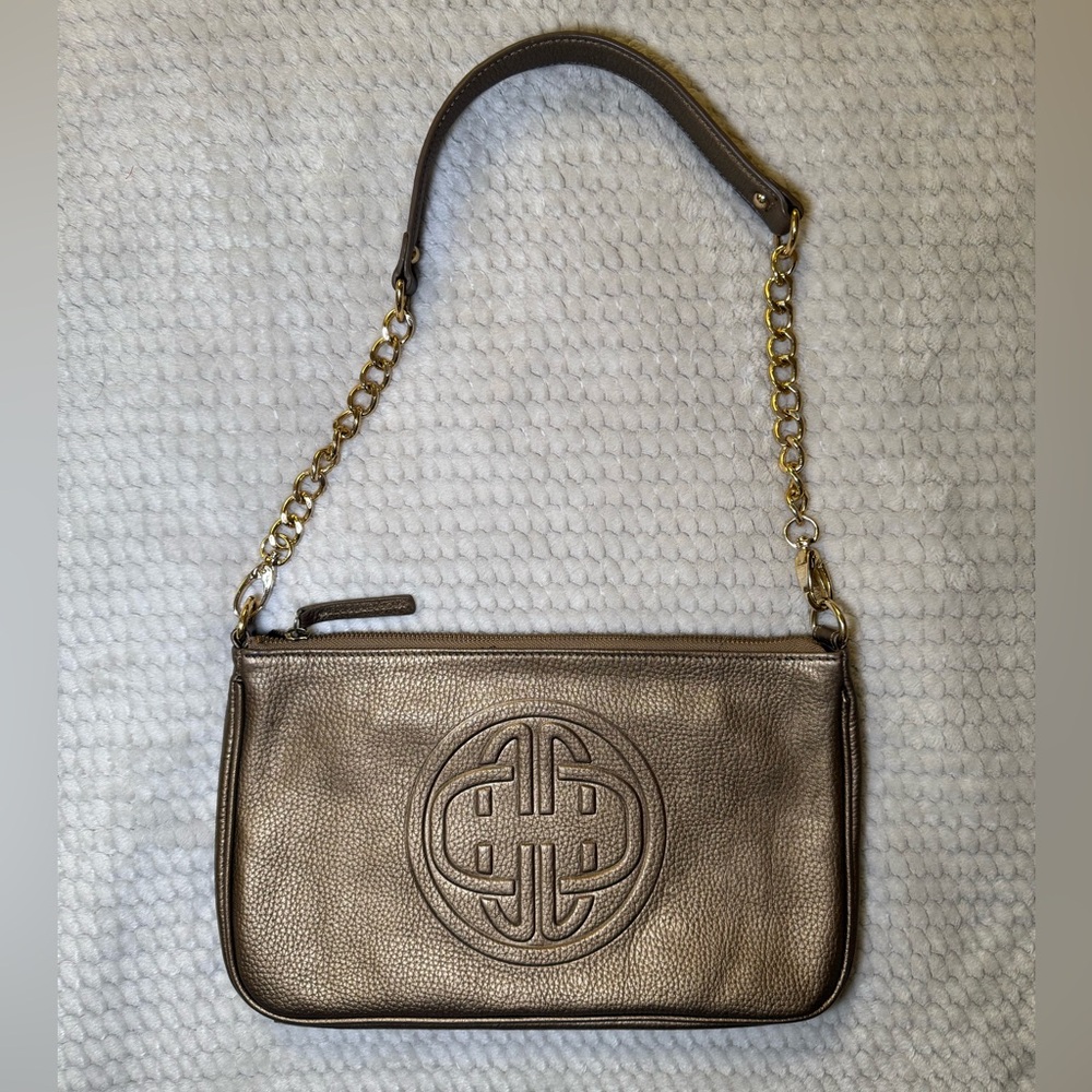 Elegant Metallic Shoulder Bag with Gold Chain